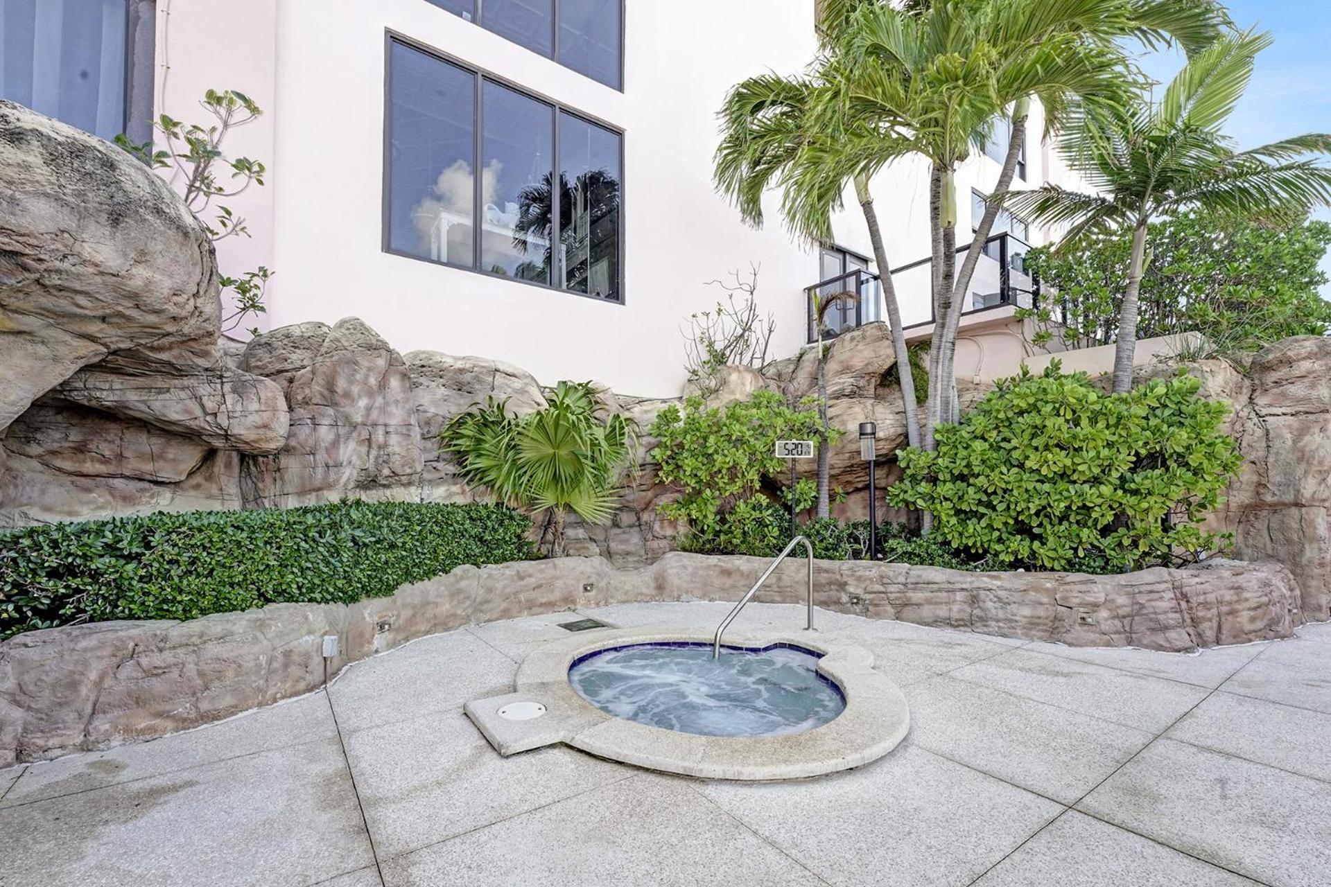 Apartment Adorable 2 Bedroom Service 1110