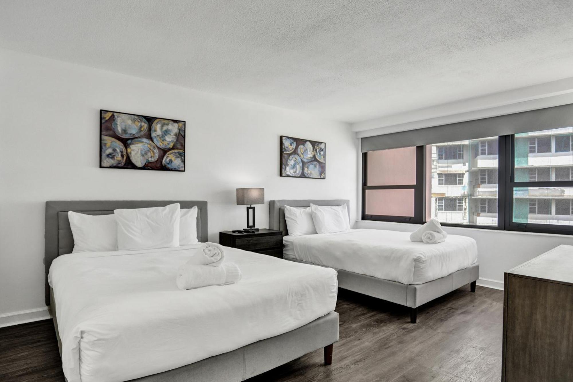 Adorable 2 Bedroom Service 1110 Apartment Miami Beach