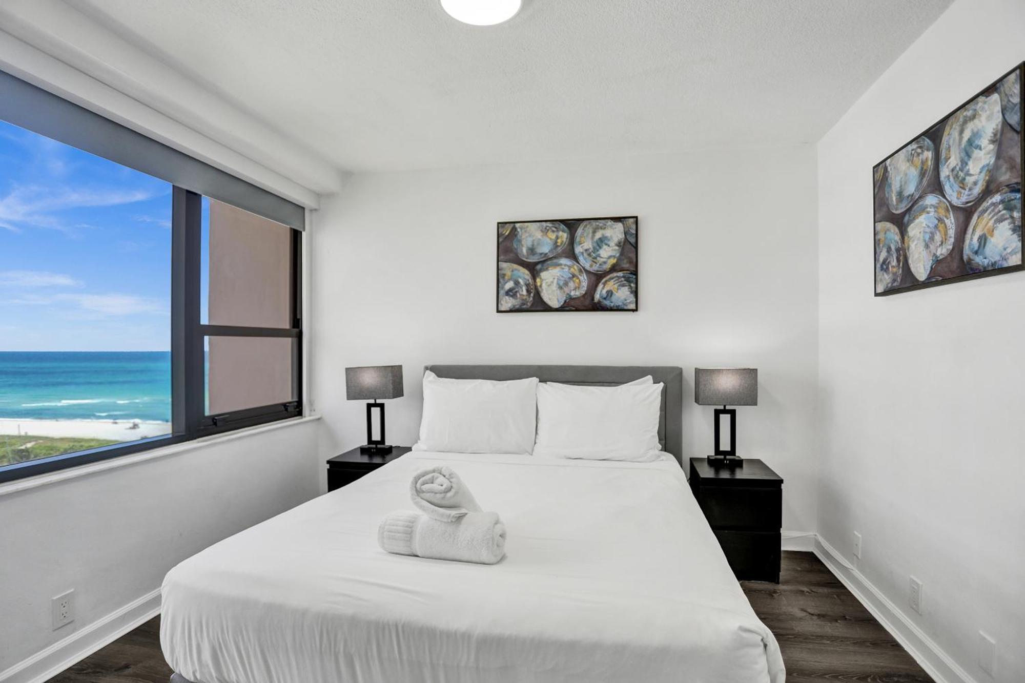 Adorable 2 Bedroom Service 1110 Apartment