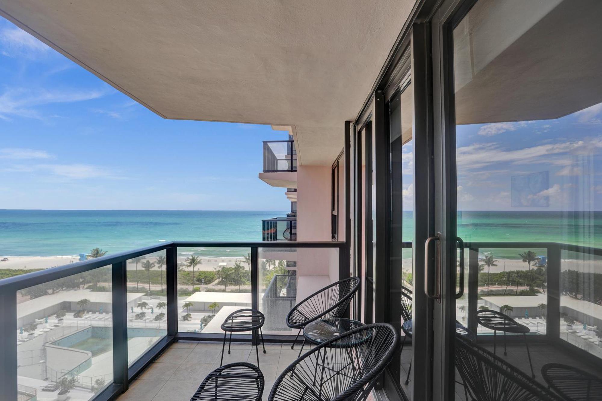 Adorable 2 Bedroom Service 1110 Miami Beach